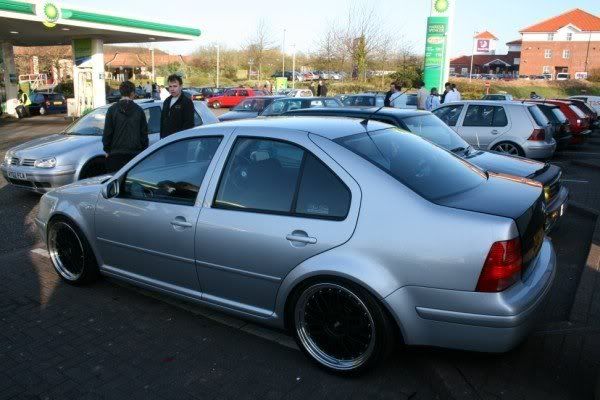 Bora Highline 130tdi Shadow Blue slammed on corvette sawblades 