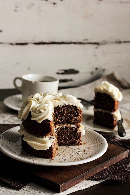 Black Tea Cake, Honey Buttercream recipe, rose cake decorating 