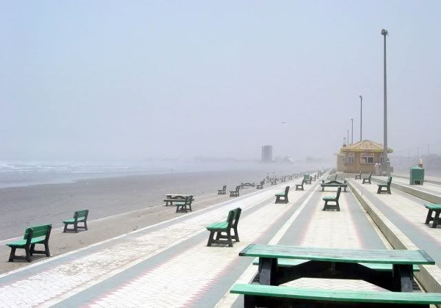 karachi beach party