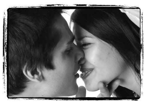 IMAGE: http://i15.photobucket.com/albums/a358/gahla/webkiss.jpg