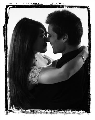 IMAGE: http://i15.photobucket.com/albums/a358/gahla/websnuggle.jpg