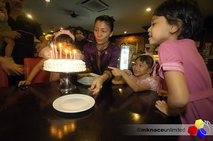 ©2010mknaceunlimited : Klik untuk melihat imej yang lebih besar
