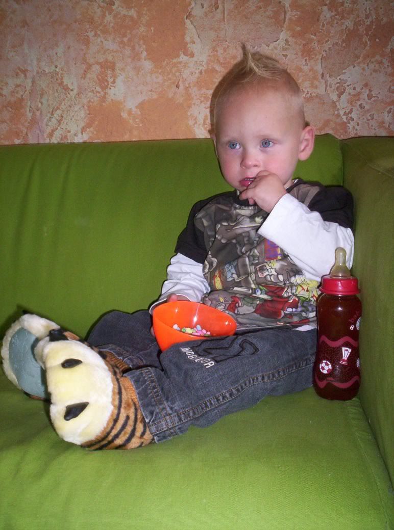 [IMG]http://i15.photobucket.com/albums/a364/moon_nick/100_4083.jpg[/IMG]