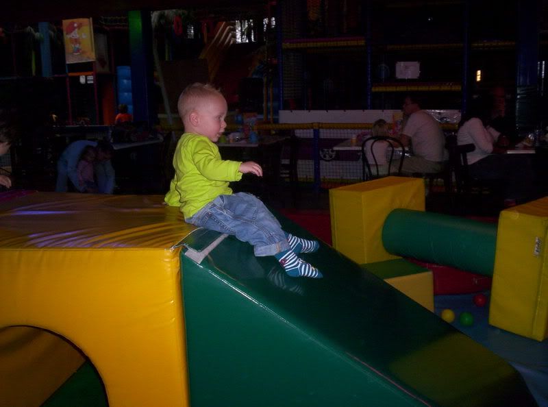 [img width=643 height=478]http://i15.photobucket.com/albums/a364/moon_nick/N-7.jpg[/img]