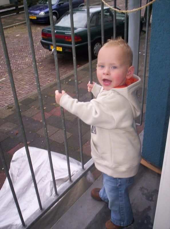 [img width=478 height=643]http://i15.photobucket.com/albums/a364/moon_nick/N-8.jpg[/img]