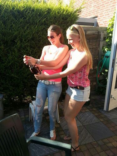 photo geslaagd4_zps9d3fb25f.jpg