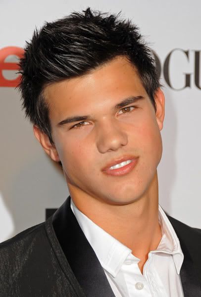 hot images of taylor lautner. Is Taylor Lautner HOT