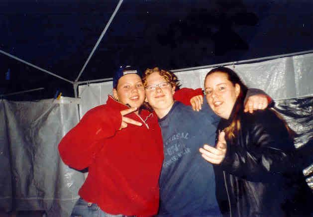 [img width=629 height=436]http://i15.photobucket.com/albums/a376/adhdgirls/ADHD%20feest/AnnemieDaphneenSandra.jpg[/img]