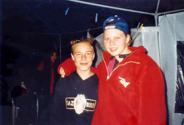 [img width=629 height=427]http://i15.photobucket.com/albums/a376/adhdgirls/ADHD%20feest/CrisenAnnemie.jpg[/img]