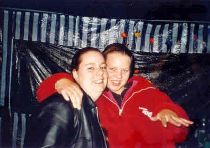 [img width=412 height=291]http://i15.photobucket.com/albums/a376/adhdgirls/ADHD%20feest/SandraenAnnemie.jpg[/img]