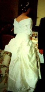 Image hotlink - 'http://i15.photobucket.com/albums/a376/smileywoman/Our%20Wedding/gownback.jpg' Image hotlink - 'http://i15.photobucket.com/albums/a376/smileywoman/Our%20Wedding/gownback.jpg'