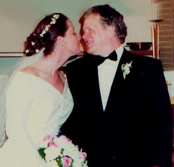 Image hotlink - 'http://i15.photobucket.com/albums/a376/smileywoman/Our%20Wedding/thekiss2C.jpg' Image hotlink - 'http://i15.photobucket.com/albums/a376/smileywoman/Our%20Wedding/thekiss2C.jpg'