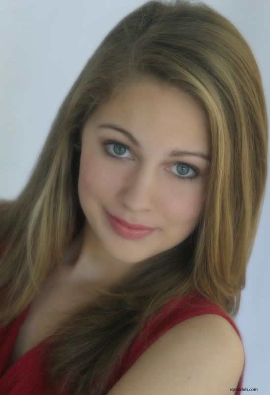 Hollywood teen actress photo