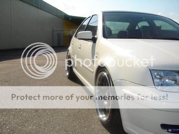 Anyone got pics of a white jetta with black wheels? | VW Vortex ...